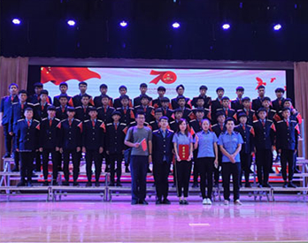 給初中生畢業(yè)選鐵路學(xué)校一個理由 招生問答