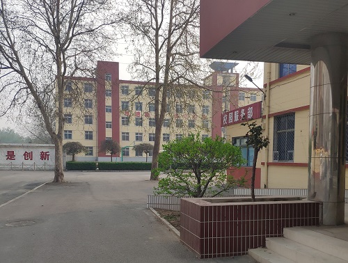 鐵路技校春天的景色 校園環(huán)境 第1張