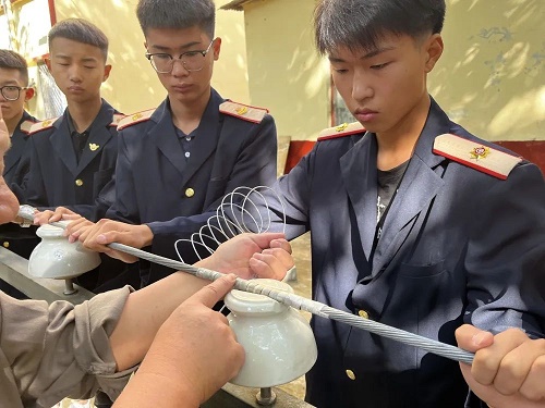 鐵路供電就業(yè)短期培訓(xùn)怎么報(bào)名 招生問(wèn)答 鐵路供電就業(yè)短期培訓(xùn)怎么報(bào)名 招生問(wèn)答